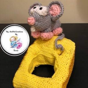 Crochet Mouse and Cheese